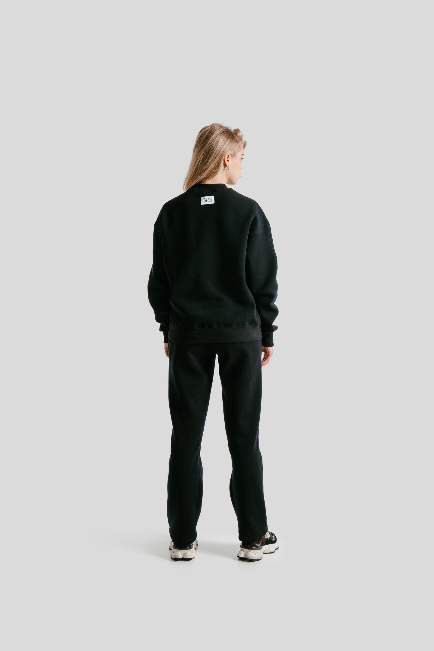 Initial sweater | Black