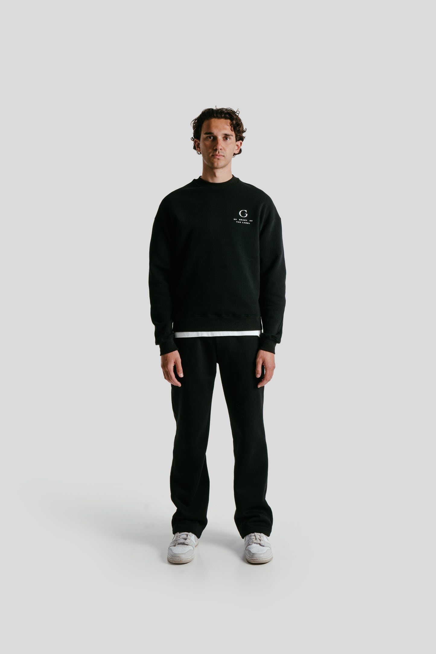 Initial sweater | Black
